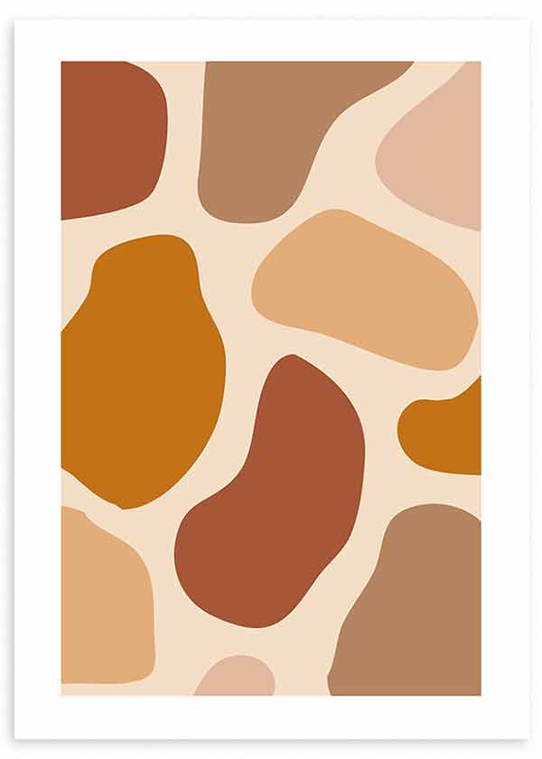 Tableau aux formes organiques irrégulières en beige, terracotta, caramel et brun clair, avec composition abstraite équilibrée et style bohème sur fond clair. Disponible sur kudeko.com