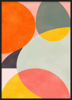 Gerahmtes abstraktes Wandbild mit ovalen Formen und überlagerten Kurven in Orange, Senfgelb, Korallrosa, Graugrün und Beige, im zeitgenössischen Stil. Erhältlich auf kudeko.com