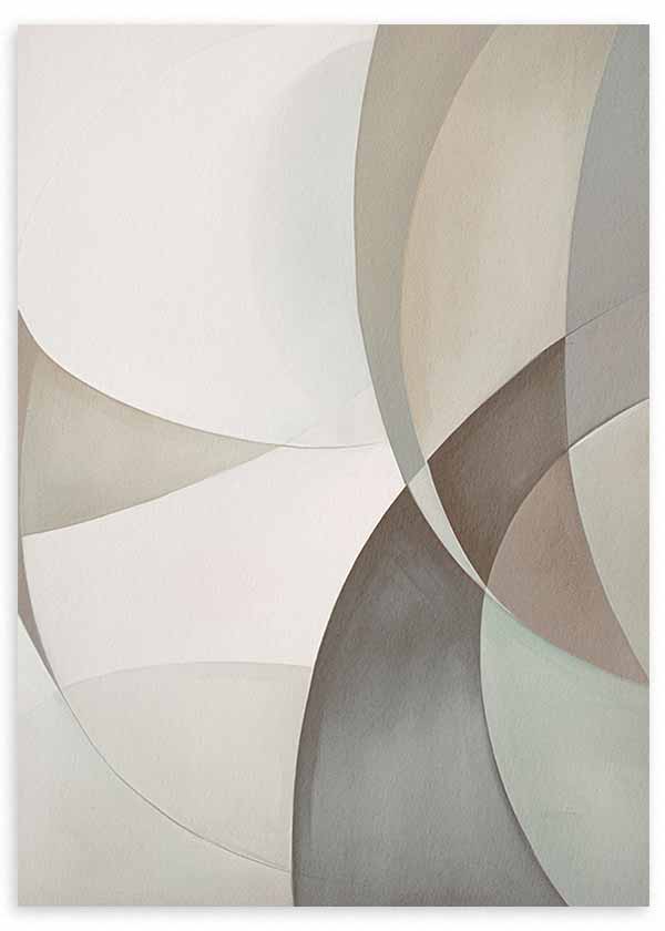 Quadro emoldurado com composição abstrata de curvas sobrepostas, formas orgânicas em bege, areia, cinzento suave e branco pérola, num estilo geométrico equilibrado e sereno. Disponível em kudeko.com