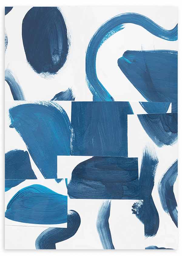 Cuadro con composición abstracta de formas curvas y bloques irregulares en azul índigo, azul petróleo y turquesa sobre fondo blanco, de estilo abstracto. Disponible en kudeko.com