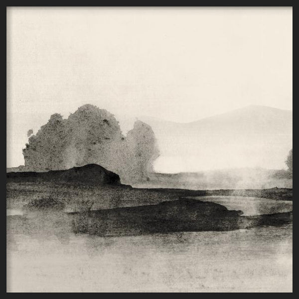 Cuadro cuadrado con paisaje de colinas, árboles y agua en tonos negro, gris y beige, con composición difusa de estilo minimalista. Disponible en kudeko.com