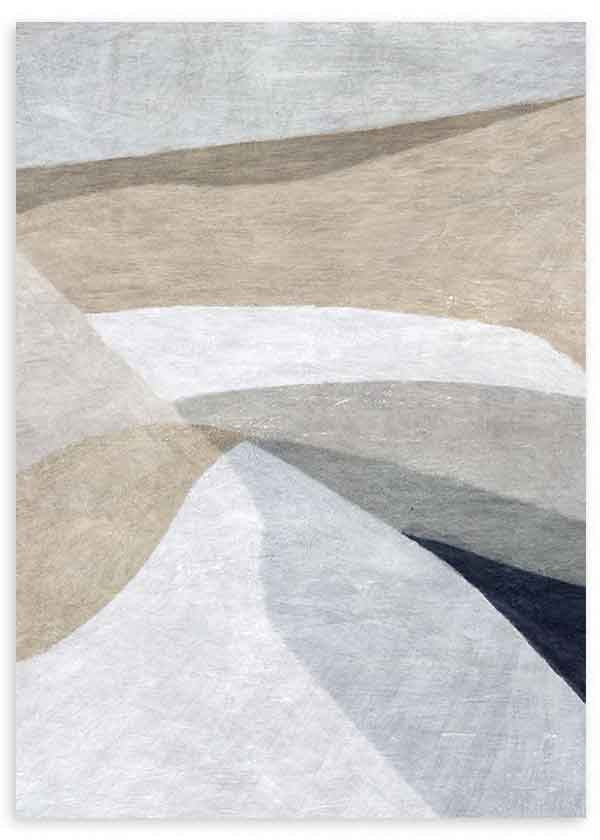 Quadro com composição abstrata de formas curvas sobrepostas em bege, areia, cinzento claro, branco quebrado e azul-marinho, de estilo contemporâneo depurado. Disponível em kudeko.com