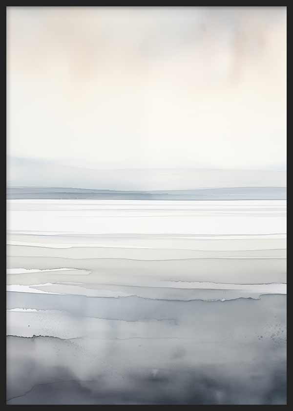 Quadro emoldurado com paisagem de horizonte enevoado, nuvens suaves e faixas em cinzento azulado, branco partido e bege claro, num estilo natureza e paisagens sereno. Disponível em kudeko.com