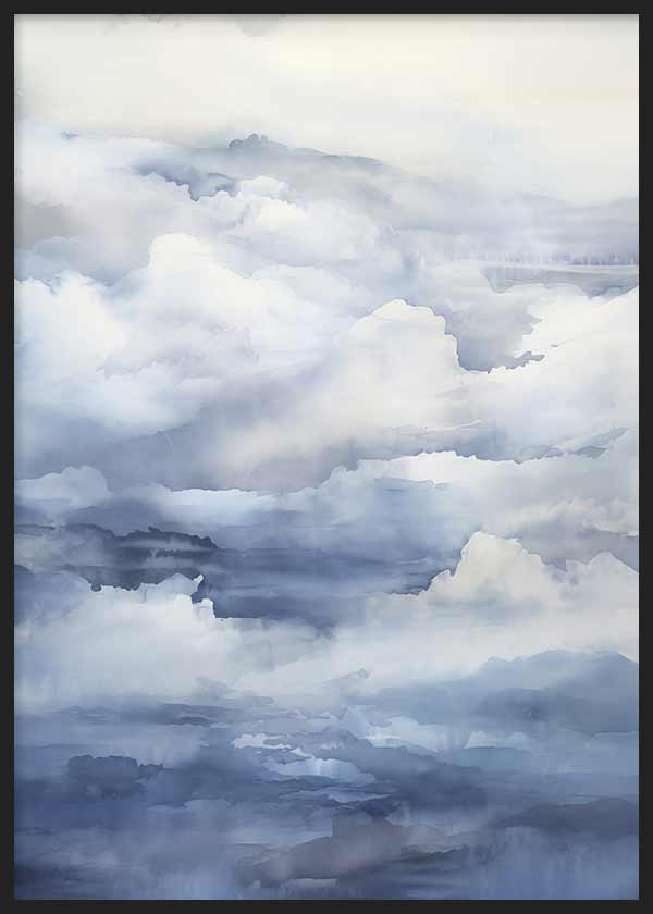 Quadro emoldurado de paisagem com nuvens difusas e bruma envolvente em azul acinzentado, branco e lavanda suave, num estilo de natureza e paisagem sereno. Disponível em kudeko.com
