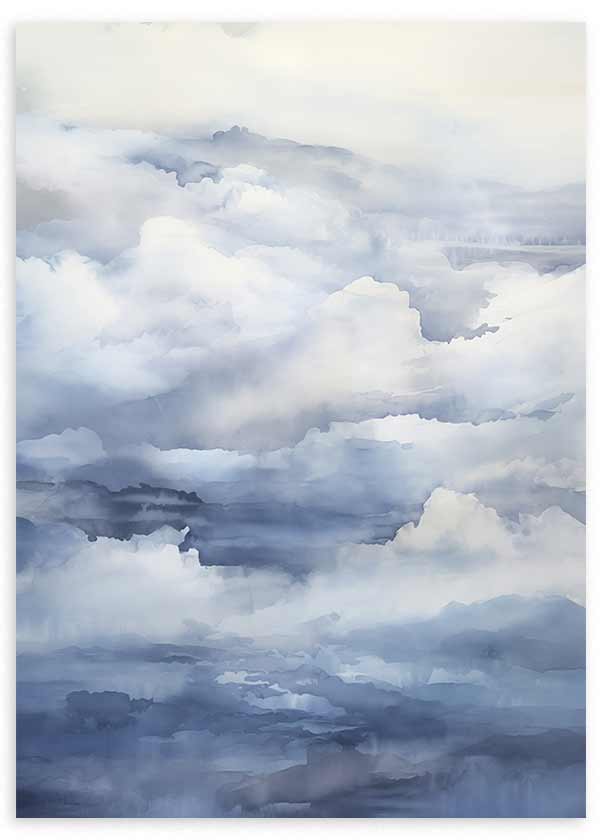 Quadro emoldurado de paisagem com nuvens difusas e bruma envolvente em azul acinzentado, branco e lavanda suave, num estilo de natureza e paisagem sereno. Disponível em kudeko.com