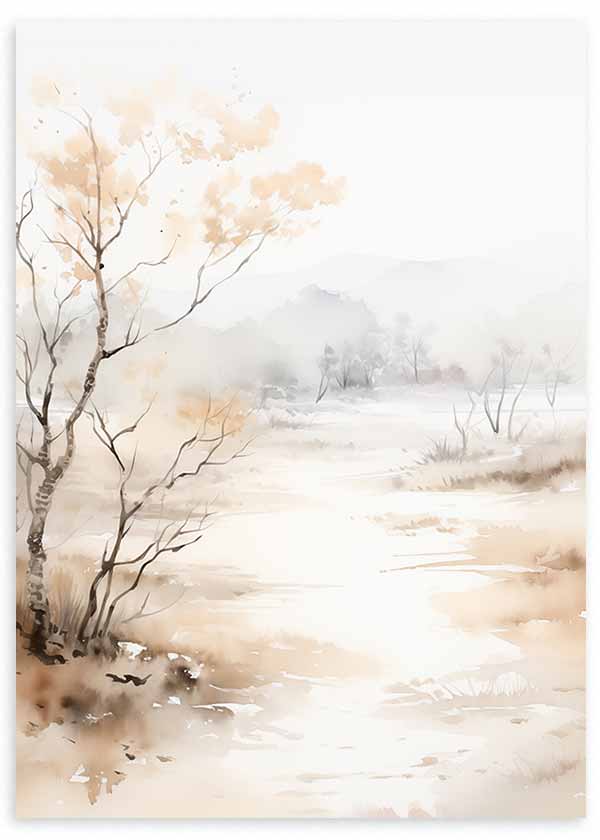 Wandbild mit Landschaft, feinen Bäumen, ruhigem Wasser, nebligen Bergen sowie Beige, Creme und sanften Grautönen im zeitgenössischen Naturstil. Erhältlich auf kudeko.com