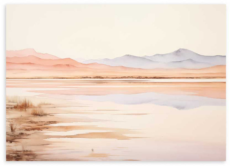 Cuadro horizontal de paisaje lacustre con montañas suaves al fondo, reflejos en agua tranquila, tonos arena, melocotón, beige y gris lavanda, estilo naturaleza y paisajes. Disponible en kudeko.com