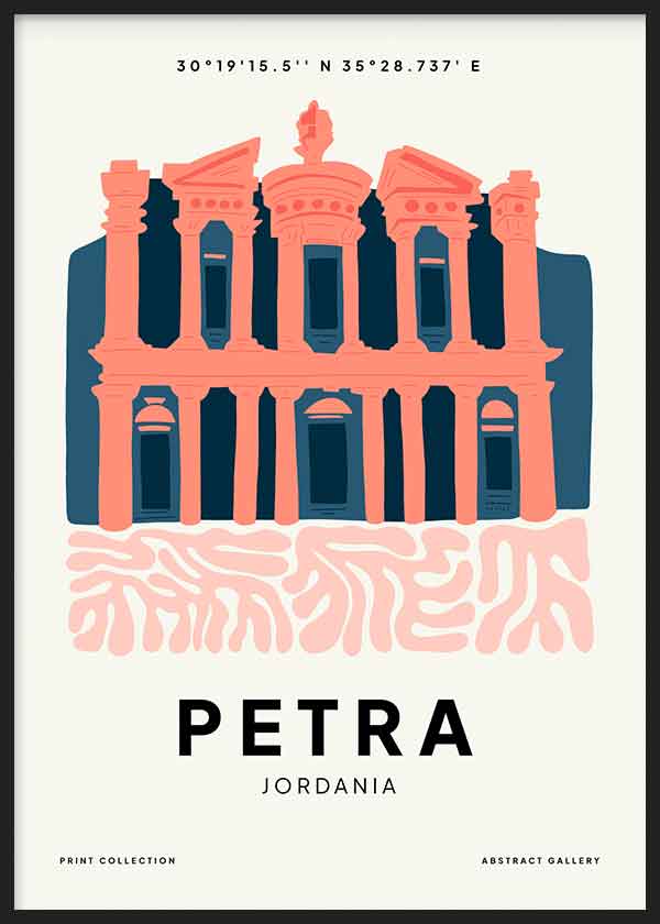 Cuadro con la fachada de Petra en Jordania, en tonos coral, azul oscuro y rosa suave, con composición arquitectónica de estilo ilustración. Disponible en kudeko.com