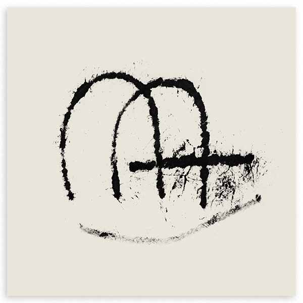 Cuadro cuadrado con arcos negros superpuestos, línea horizontal intensa, fondo crema y composición abstracta de contraste sobrio y contemporáneo. Disponible en kudeko.com