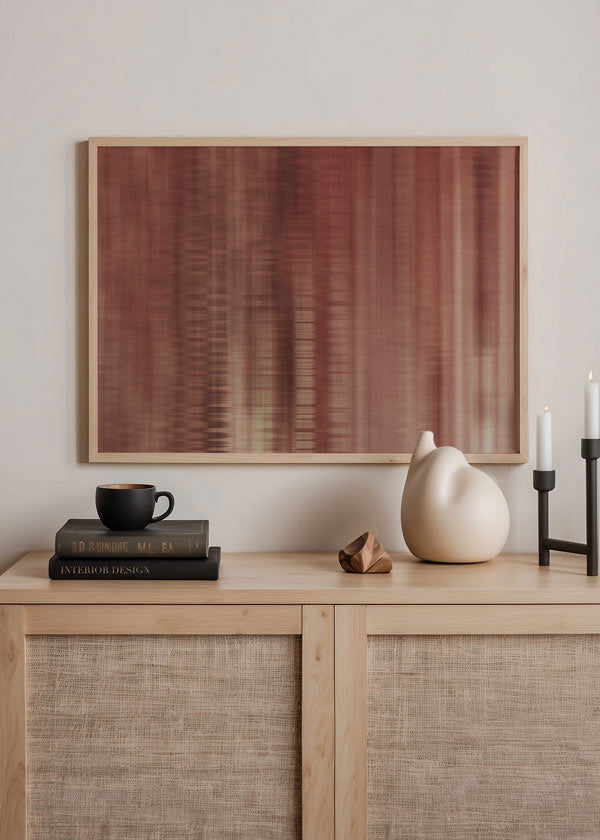Tableau horizontal abstrait avec lignes floutées dans des tons terracotta et beige, style décoratif épuré et chaleureux. Disponible sur kudeko.com
