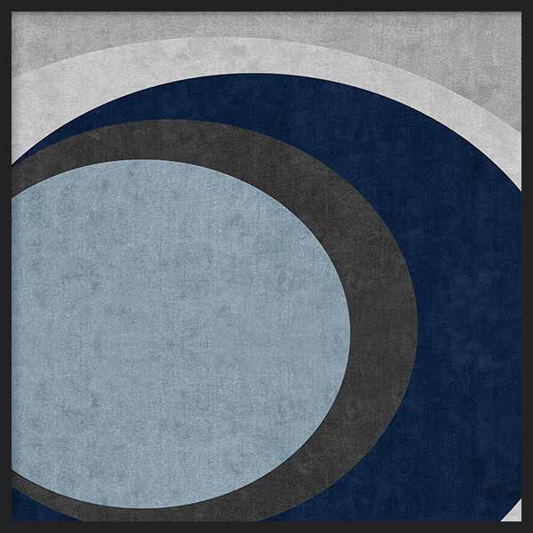 Quadratisches Wandbild mit abstrakten Bögen und großer Kreisform in Marineblau, Hellgrau, sanftem Blau und Anthrazit, im geometrischen Stil. Erhältlich auf kudeko.com