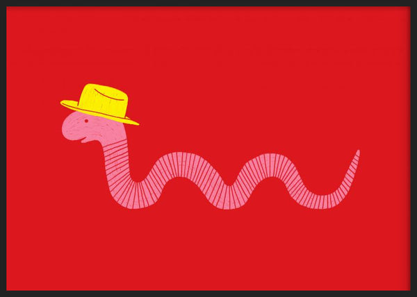 Cuadro horizontal con lombriz rosa ondulada, sombrero amarillo, fondo rojo intenso y composición divertida de estilo ilustración. Disponible en kudeko.com