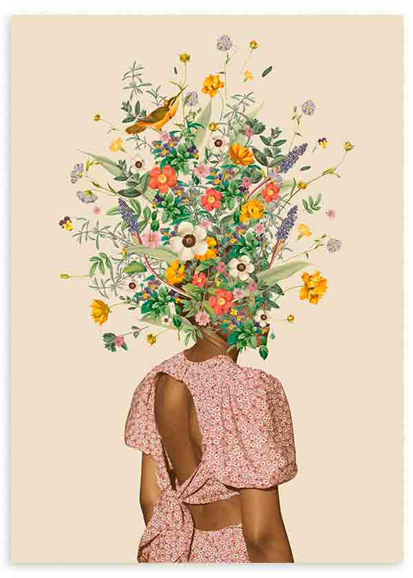 Wandbild mit Frau von hinten im rosa Kleid, großem Wildblumenstrauß in Grün, Gelb, Koralle, Weiß und Lila sowie kleinen Vögeln zwischen den Zweigen, im Illustrationsstil. Erhältlich auf kudeko.com
