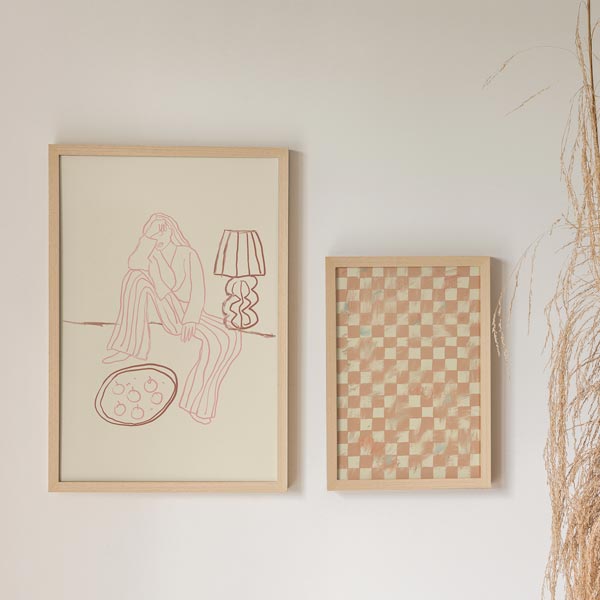 decoración con cuadros, ideas - Cuadro de ilustración geométrica y minimalista, estilo ajedrez. Una obra en tonos beige, y marrónes