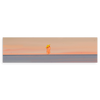 Lámina decorativa sin marco de estilo minimalista y ilustración, figura solitaria frente al mar al atardecer, modelo La hora dorada