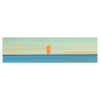 Lámina decorativa sin marco de estilo minimalista y sereno, figura femenina contemplando el mar en tonos suaves, modelo El azul del verano