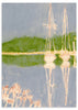 Dekoratives Wandbild ohne Rahmen in minimalistischem, ruhigem Stil, mit Segelbooten, die sich in einer stillen Küstenlandschaft spiegeln, Modell Peaceful Sailboat Reflections. Erhältlich auf kudeko.com