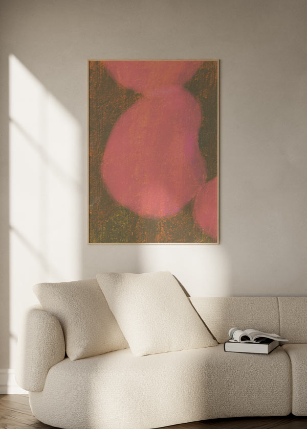 Cuadro abstracto con formas rosadas difusas sobre fondo oscuro texturizado, en marco negro, kudeko.com
