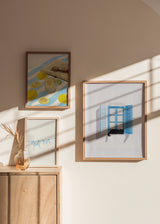 Mural decorativo de tres piezas de estilo minimalista y sereno, mural veraniego con gato en la ventana, modelo Mural I - Un gato en la ventana