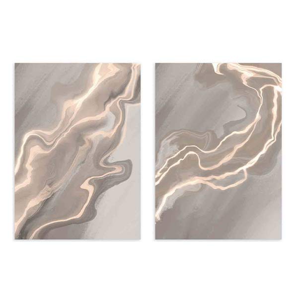 Ensemble de deux tableaux avec composition abstraite fluide, veines ondulantes en beige, sable, taupe et détails dorés doux, dans un style contemporain équilibré. Disponible sur kudeko.com