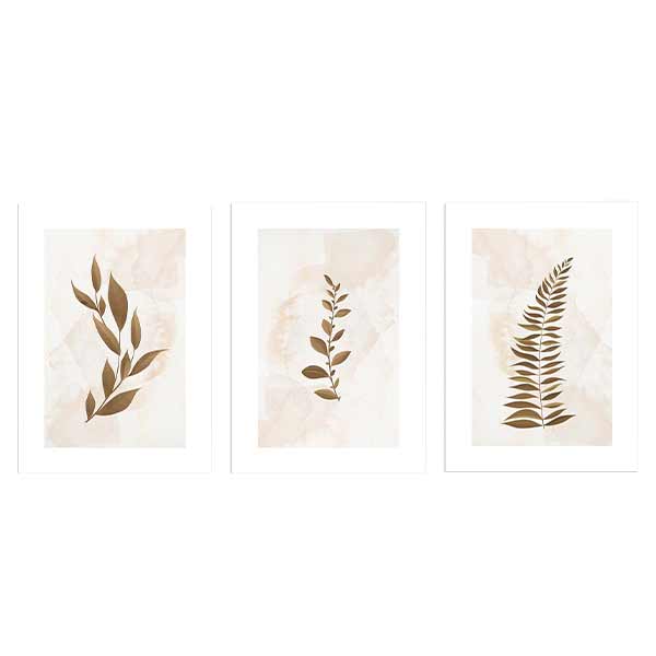 Conjunto de tres cuadros con hojas botánicas estilizadas en tonos cobre, marrón y beige claro, composición floral elegante sobre fondo suave de estilo nórdico. Disponible en kudeko.com