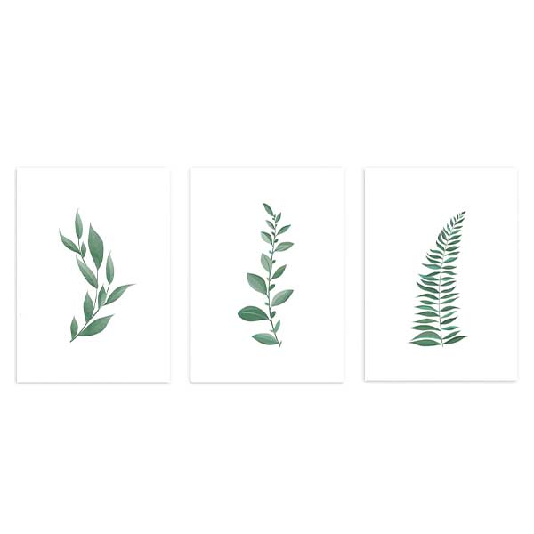 Conjunto de tres cuadros con ramas y hojas botánicas verdes, composición limpia sobre fondo blanco y marco negro, de estilo minimalista. Disponible en kudeko.com