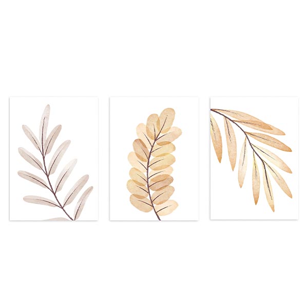 Conjunto de tres cuadros con ramas y hojas botánicas en tonos beige, arena, mostaza suave y marrón, composición ligera de estilo naturaleza y paisajes. Disponible en kudeko.com