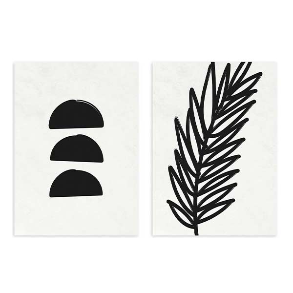 Set aus zwei Wandbildern mit schwarzen halbkreisförmigen Formen und linearem botanischem Blatt in Schwarz auf cremeweißem Hintergrund, im minimalistischen und zeitgenössischen Stil. Erhältlich auf kudeko.com