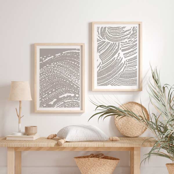decoración con cuadros, ideas - conjunto de dos cuadros abstractos en beige y blanco