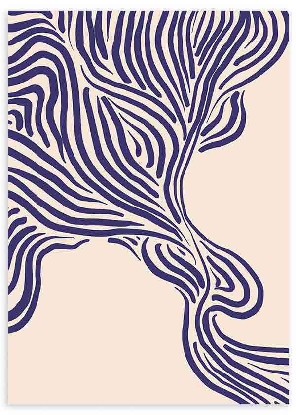 Cuadro de líneas orgánicas ondulantes en azul intenso sobre fondo beige claro, con composición fluida y estilo abstracto. Disponible en kudeko.com