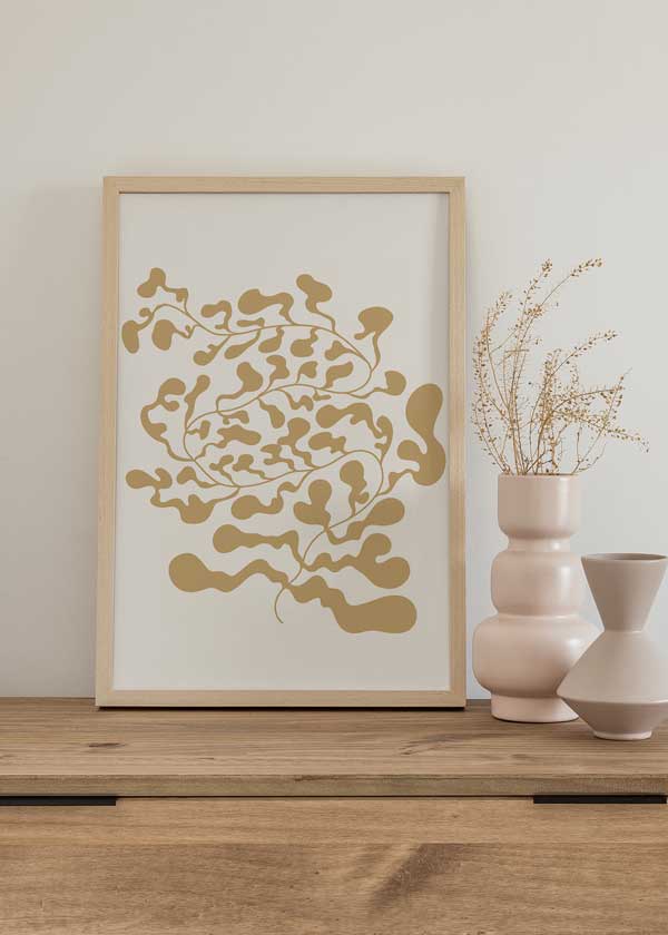 decoración con cuadros, ideas - lámina decorativa de ilustración abstracta de flor en tono dorado sobre blanco - kudeko