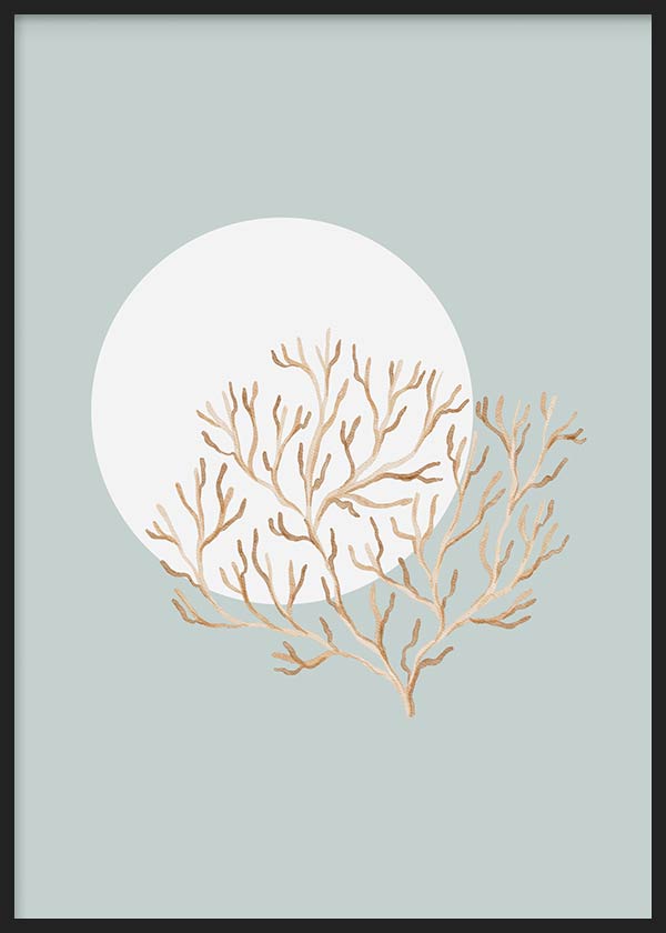 Tableau encadré avec branche de corail marin beige, fond bleu gris, grand cercle blanc et style minimaliste épuré pour une décoration murale apaisante. Disponible sur kudeko.com