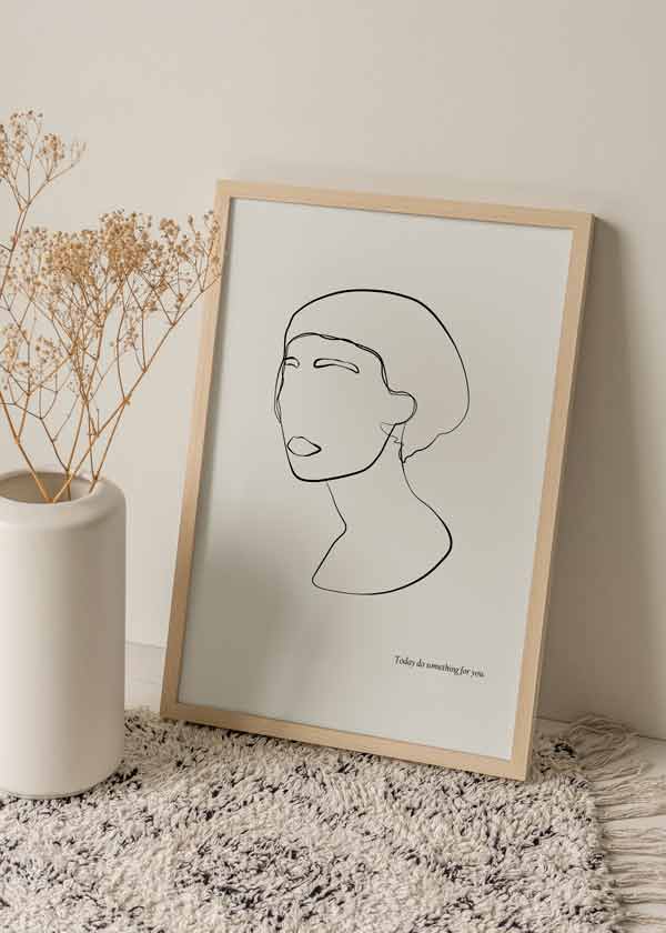 decoración con cuadros, ideas - lámina decorativa de ilustración de mujer y frase "Today do something for you" - kudeko