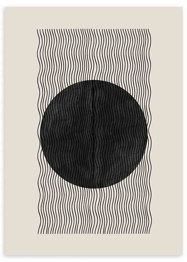Cuadro con círculo negro central sobre fondo beige y líneas onduladas negras, composición gráfica limpia de estilo minimalista. Disponible en kudeko.com