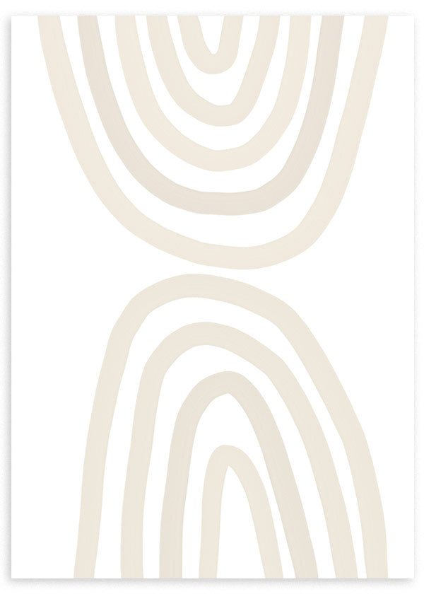 Quadro emoldurado com arcos abstratos simétricos em bege suave sobre fundo branco, composição limpa, linhas equilibradas e estilo minimalista contemporâneo. Disponível em kudeko.com