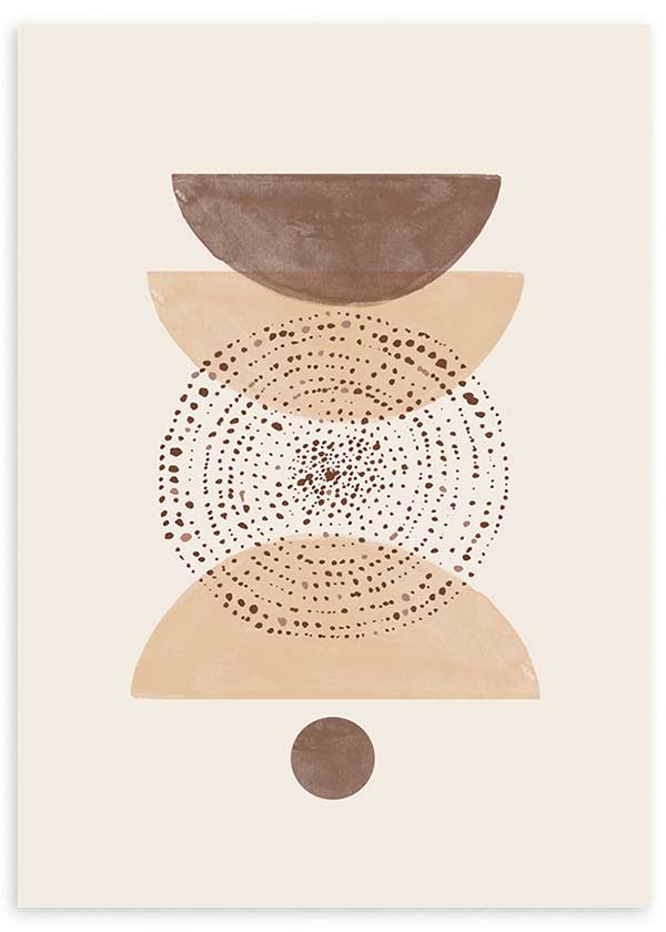 Tableau encadré avec formes géométriques courbes superposées, cercle central pointillé, petite forme ronde, tons beige, sable, blanc cassé et brun taupe, style abstrait bohème. Disponible sur kudeko.com