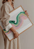 Cuadro decorativo de estilo abstracto y minimalista colocado en salón, pincelada abstracta en tonos pastel, modelo Energy Abstract Line I