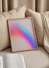 Cuadro decorativo de estilo abstracto y minimalista colocado en salón, arco abstracto en degradado neón pastel, modelo Fluorescence III