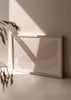 Cuadro horizontal abstracto y minimalista en tonos cálidos y otoñales. Esta lámina decorativa actual dará a tu hogar la calidez que realmente quieres. Combínala en tus paredes con otras obras cálidas en tu salón, dormitorio.