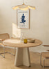 Cuadro decorativo de estilo minimalista y abstracto colocado en salón, figura recortada estilo Matisse en azul, modelo Matisse Figures V