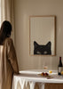 Cuadro decorativo de estilo minimalista y blanco_y_negro colocado en salón, retrato minimalista de gato negro, modelo Black Cat