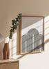 Cuadro decorativo de estilo minimalista y blanco_y_negro colocado en salón, composición de medios arcos geométricos en blanco y negro, modelo Medios Arcos IV