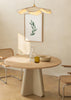 Cuadro decorativo de estilo minimalista y nórdico colocado en salón, rama decorativa de hojas verdes, modelo Rama & Hojas III
