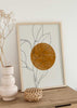 decoración con cuadros, ideas - lámina decorativa con flor y sol en estilo abstracto y colores tierra y beige - kudeko