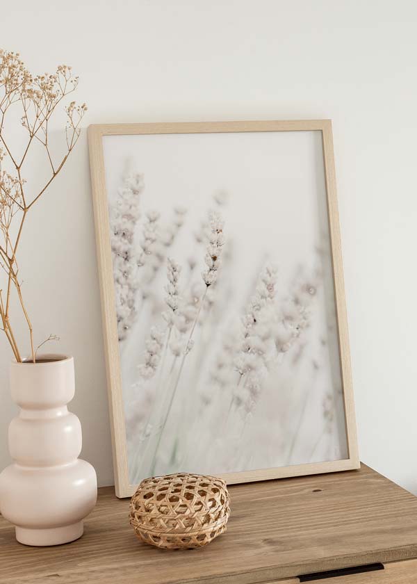 decoración con cuadros, ideas - lámina decorativa de fotografía de flores blancas en invierno, estilo decorativo nórdico - kudeko