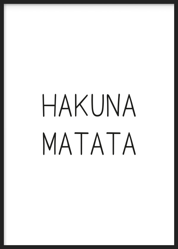 Cuadro con frase Hakuna Matata en tipografía negra fina sobre fondo blanco, diseño limpio, contraste suave y estilo con frases. Disponible en kudeko.com