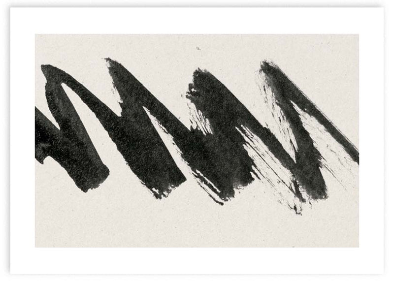 Quadro horizontal com composição abstrata de gestos negros intensos sobre fundo branco pérola, traços largos diagonais, contraste marcado e estilo contemporâneo depurado. Disponível em kudeko.com