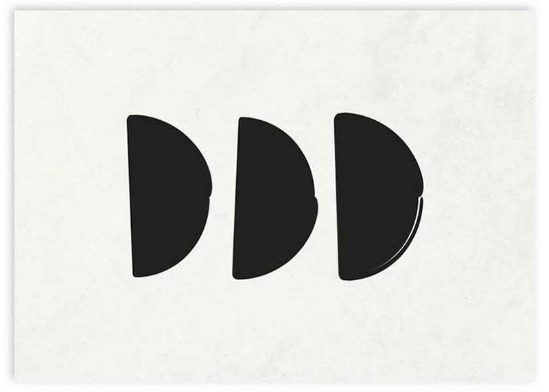 Tableau horizontal avec trois formes semi-circulaires noires sur fond blanc cassé, contraste marqué, palette noir et ivoire, composition équilibrée de style minimaliste contemporain. Disponible sur kudeko.com