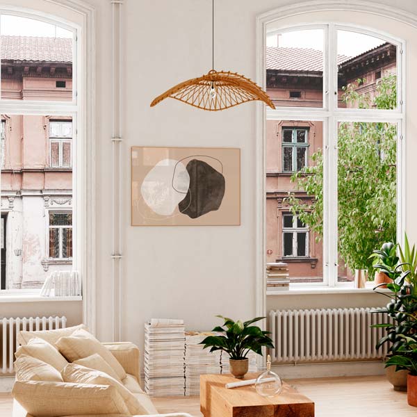 Cuadro horizontal con formas orgánicas superpuestas en blanco roto, negro carbón y beige cálido, con líneas curvas finas y composición de estilo abstracto. Disponible en kudeko.com