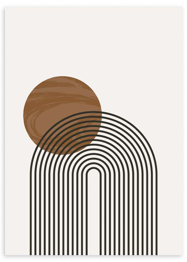 Quadro com meios arcos concêntricos pretos, círculo castanho texturado, fundo claro e estilo geométrico contemporâneo para ambiente elegante. Disponível em kudeko.com